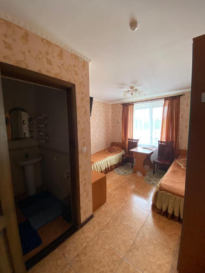 Hotel Золотий Лев Zvenyhorodka Exterior foto
