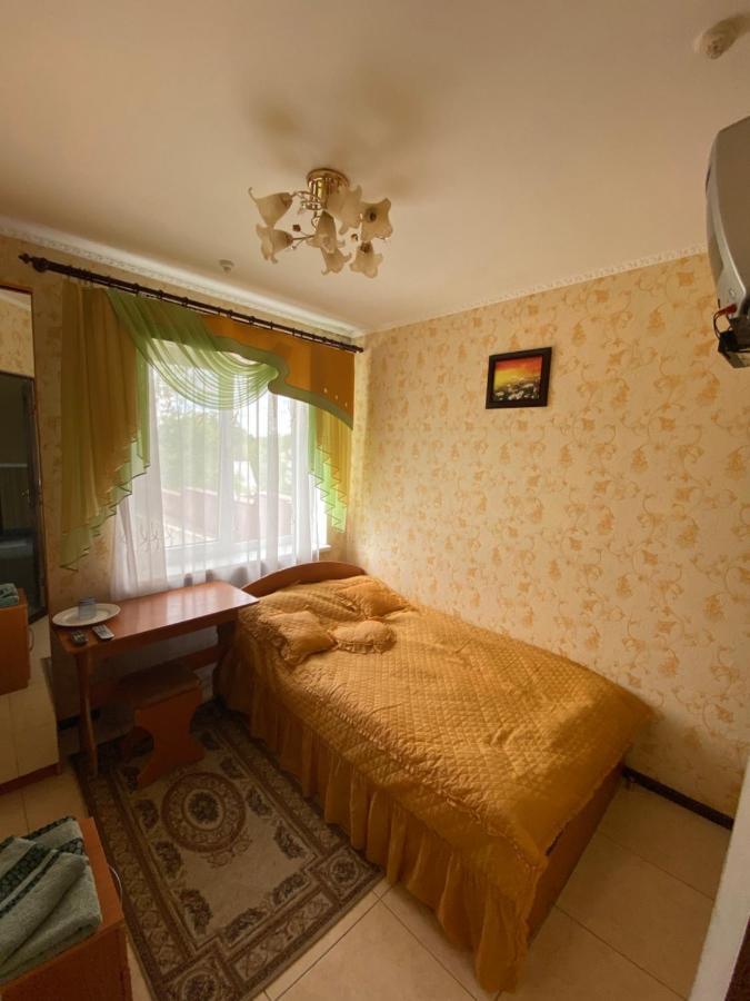 Hotel Золотий Лев Zvenyhorodka Exterior foto
