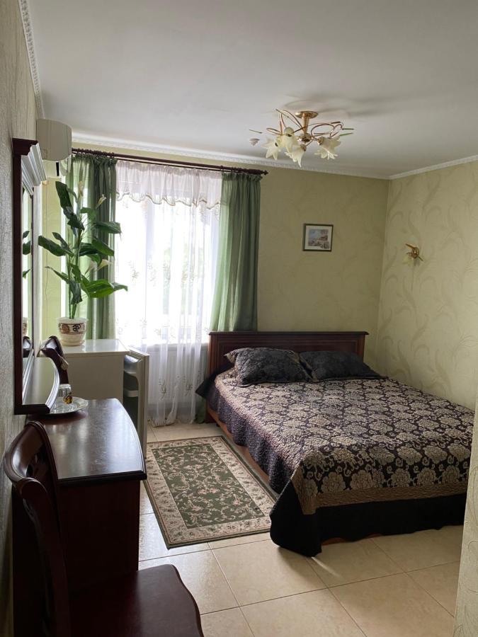 Hotel Золотий Лев Zvenyhorodka Exterior foto