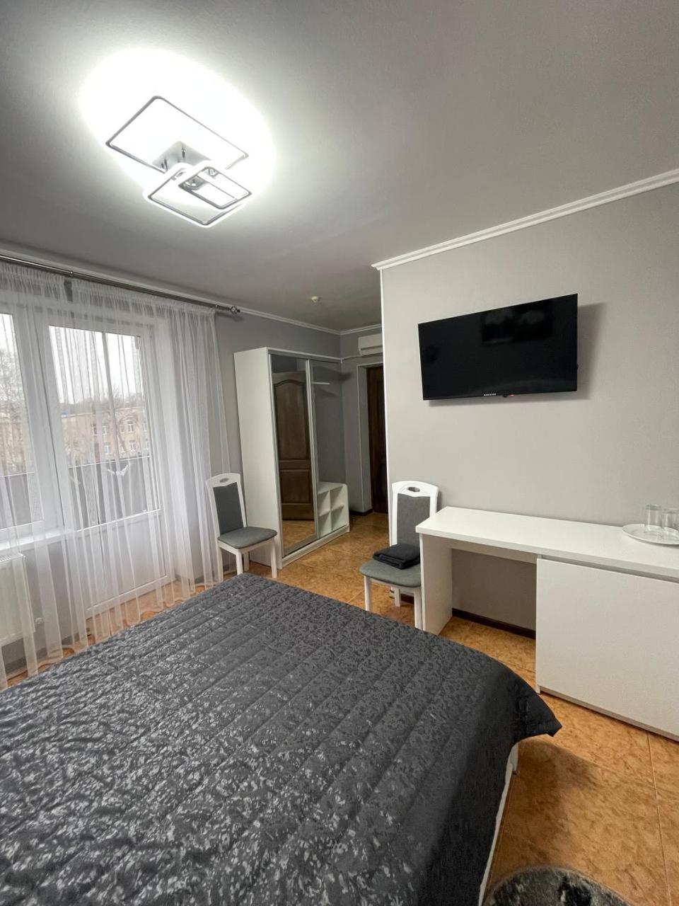 Hotel Золотий Лев Zvenyhorodka Exterior foto